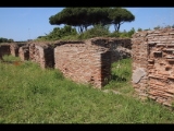 07394 ostia - regio iv - insula iii - domus delle colonne (iv,iii,1) - nordkorridor - re - raum (s) - bli ri westen - 06-2024.jpg